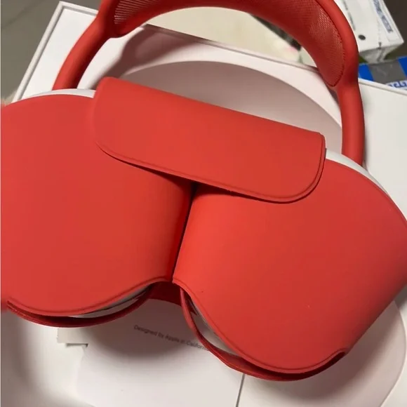 Apple AirPods Max in Coral and Rose Gold